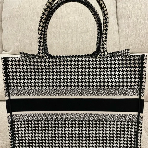 Dior small book tote - Picture 4 of 11